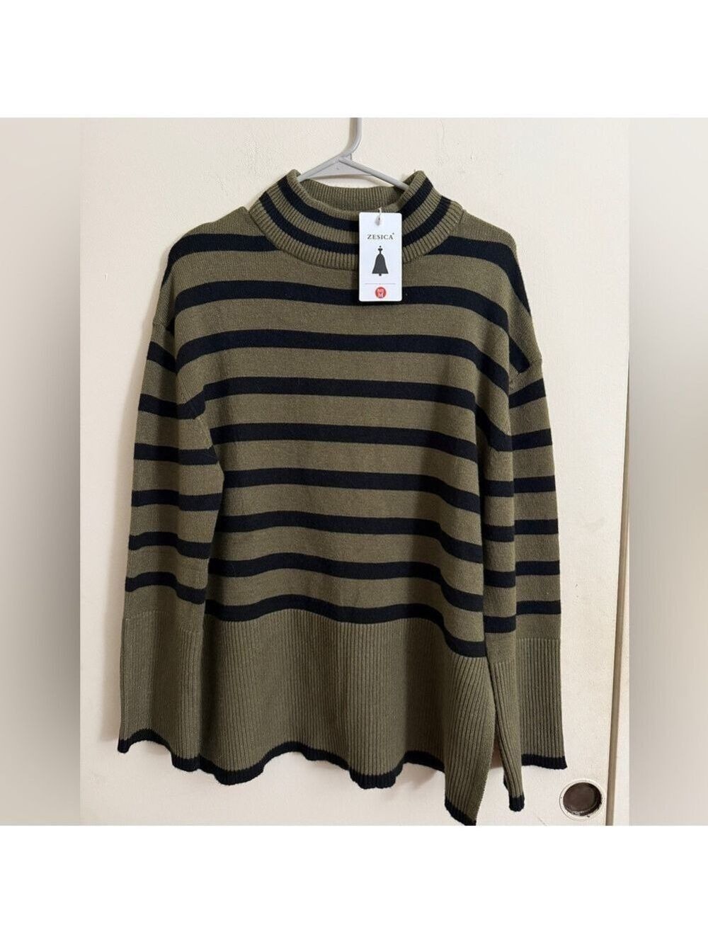 ZESICA Turtleneck Long Sleeve Striped Side Slit Loose Pullover Sweater SizeM NWT